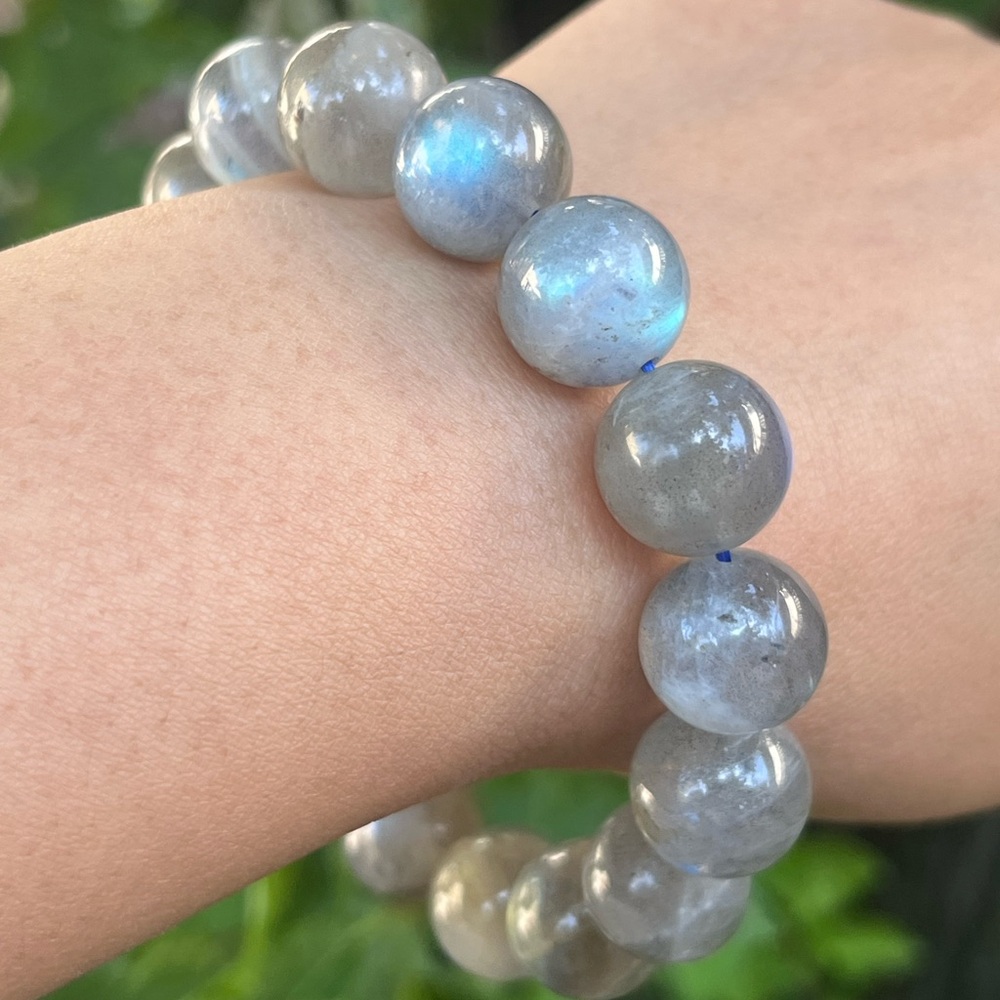 13.5mm stretchable chunky flashy labradorite bracelet - Picture 2 of 5